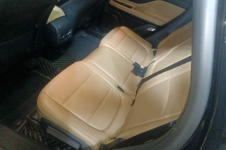 Used Lincoln Corsair 2022 2.0T Two-Wheel Drive Luxury Edition Left Rear Seat