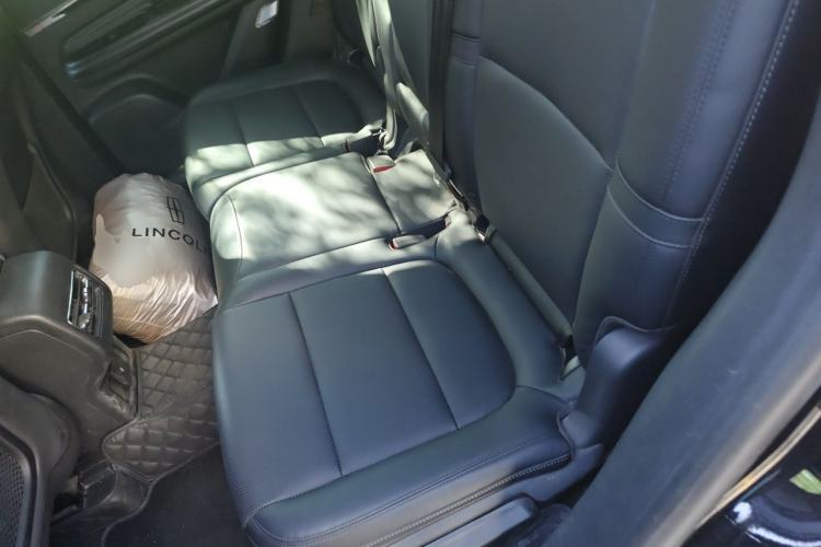 Used Lincoln Corsair 2022 2.0T Two-Wheel Drive Deluxe Edition Left Rear Seat