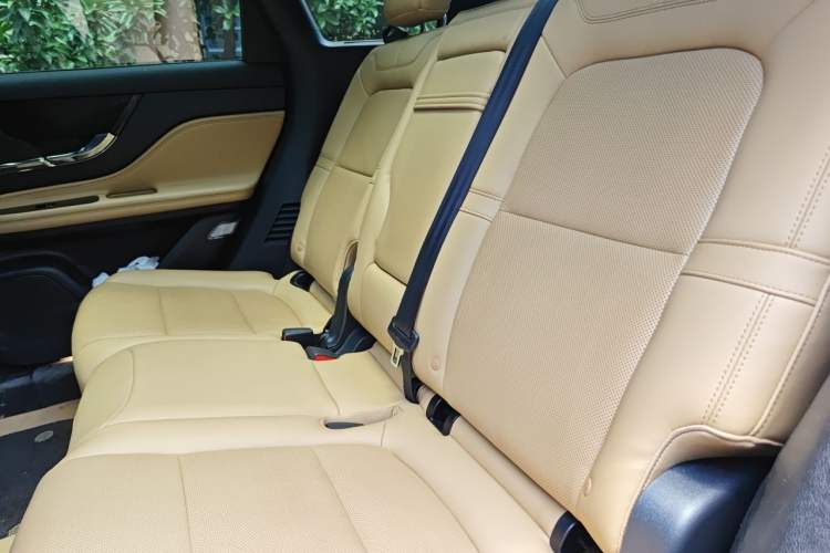 Used Lincoln Corsair 2022 2.0T Two-Wheel Drive Luxury Edition Left Rear Seat