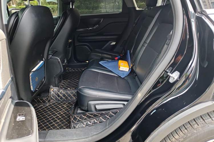 Used Lincoln Corsair 2022 2.0T Two-Wheel Drive Deluxe Edition Left Rear Seat