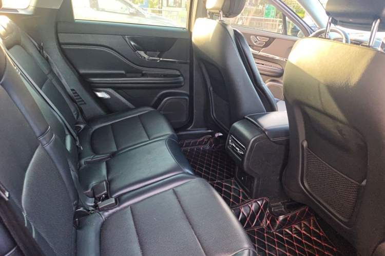 Used Lincoln Corsair 2022 Revised Version 2.0T Two-Wheel Drive Premium Edition Left Rear Seat