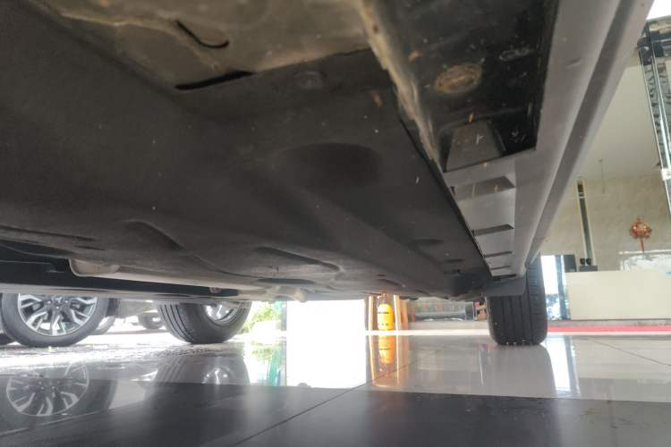 Used Lincoln Corsair 2022 2.0T Two-Wheel Drive Luxury Edition Left Side Sill