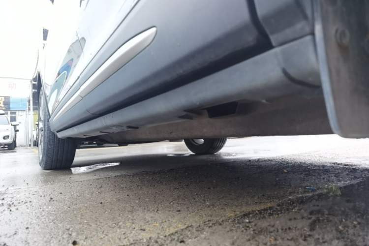 Used Lincoln Corsair 2022 2.0T Two-Wheel Drive Luxury Edition Left Side Sill