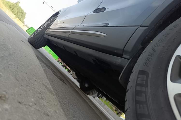 Used Lincoln Corsair 2022 2.0T Two-Wheel Drive Deluxe Edition Left Side Sill