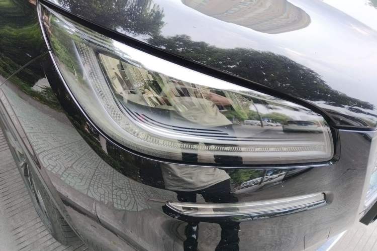 Used Lincoln Corsair 2022 Revised Version 2.0T Two-Wheel Drive Luxury Edition Right Front Headlight