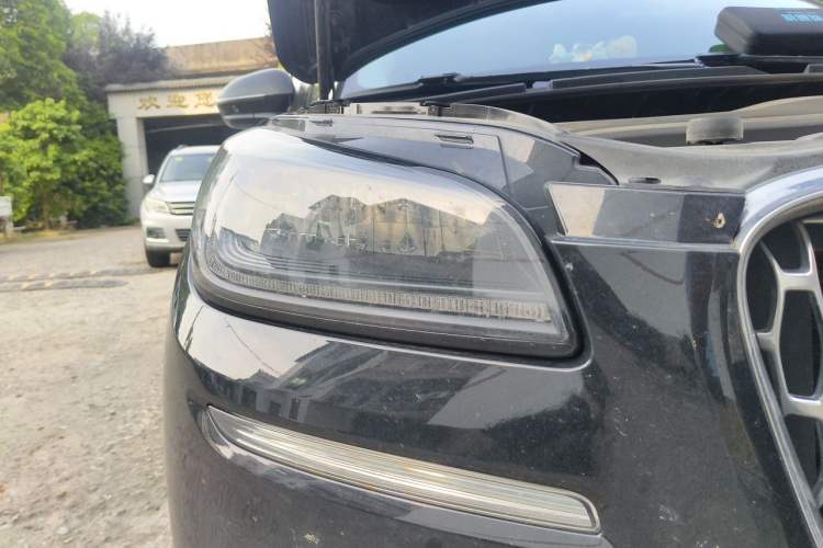 Used Lincoln Corsair 2022 2.0T Two-Wheel Drive Deluxe Edition Right Front Headlight