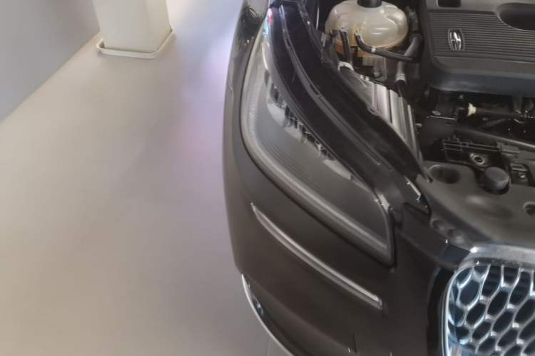 Used Lincoln Corsair 2022 Revised Version 2.0T Two-Wheel Drive Premium Edition Right Front Headlight