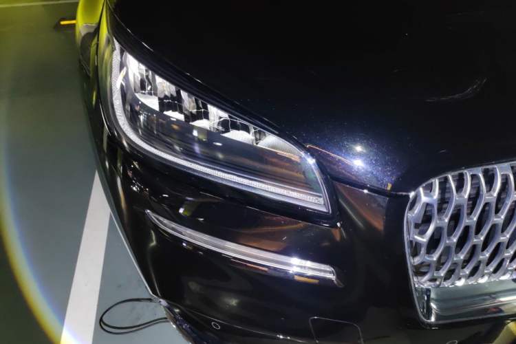 Used Lincoln Corsair 2022 Revised Version 2.0T Two-Wheel Drive Premium Edition Right Front Headlight