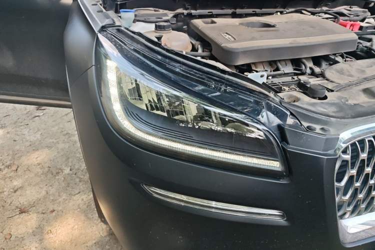Used Lincoln Corsair 2022 2.0T Two-Wheel Drive Deluxe Edition Right Front Headlight