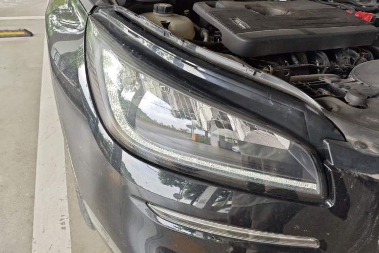 Used Lincoln Corsair 2022 2.0T Two-Wheel Drive Deluxe Edition Right Front Headlight