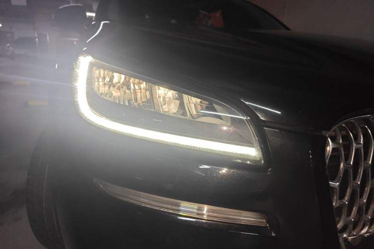 Used Lincoln Corsair 2022 2.0T Two-Wheel Drive Deluxe Edition Right Front Headlight