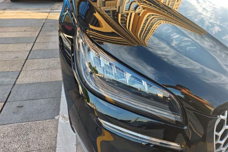 Used Lincoln Corsair 2022 Revised Version 2.0T Two-Wheel Drive Premium Edition Right Front Headlight