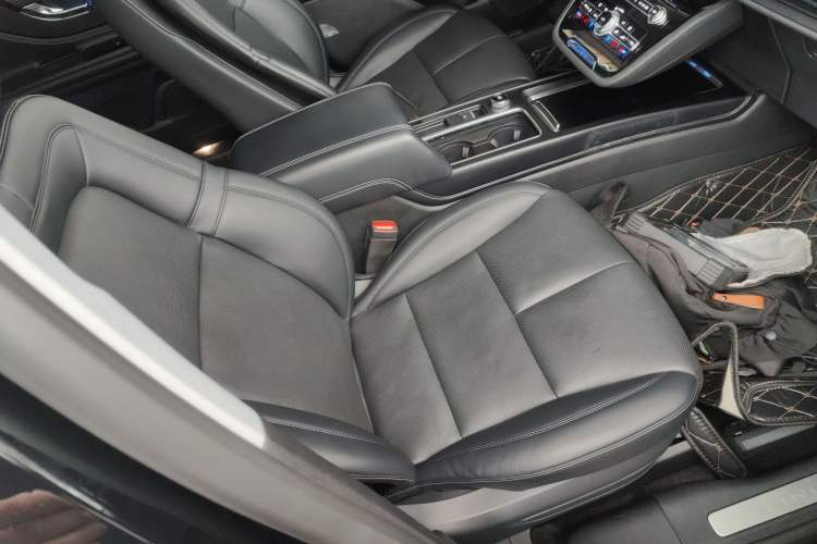 Used Lincoln Corsair 2022 2.0T Two-Wheel Drive Luxury Edition Right Front Seat