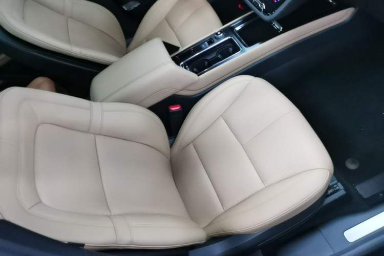 Used Lincoln Corsair 2022 2.0T Two-Wheel Drive Luxury Edition Right Front Seat