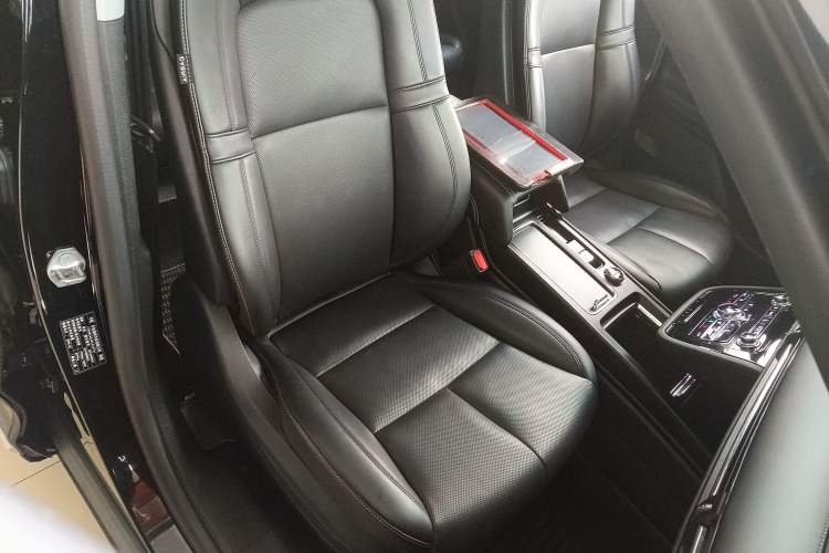 Used Lincoln Corsair 2022 Revised Version 2.0T Two-Wheel Drive Premium Edition Right Front Seat