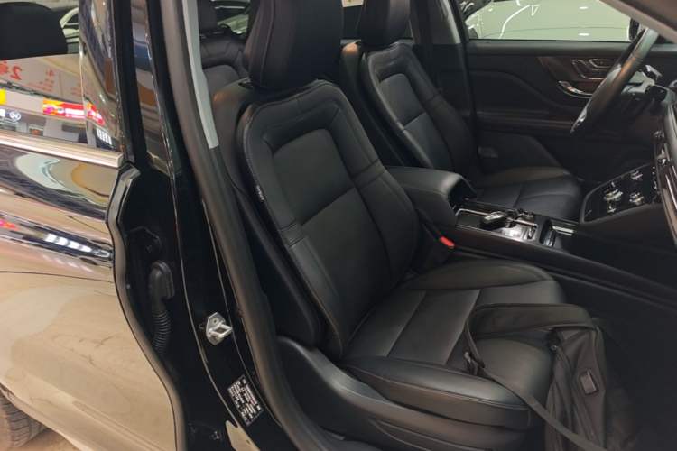 Used Lincoln Corsair 2022 2.0T Two-Wheel Drive Deluxe Edition Right Front Seat