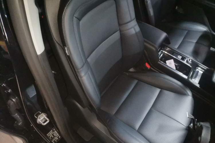 Used Lincoln Corsair 2022 2.0T Two-Wheel Drive Deluxe Edition Right Front Seat