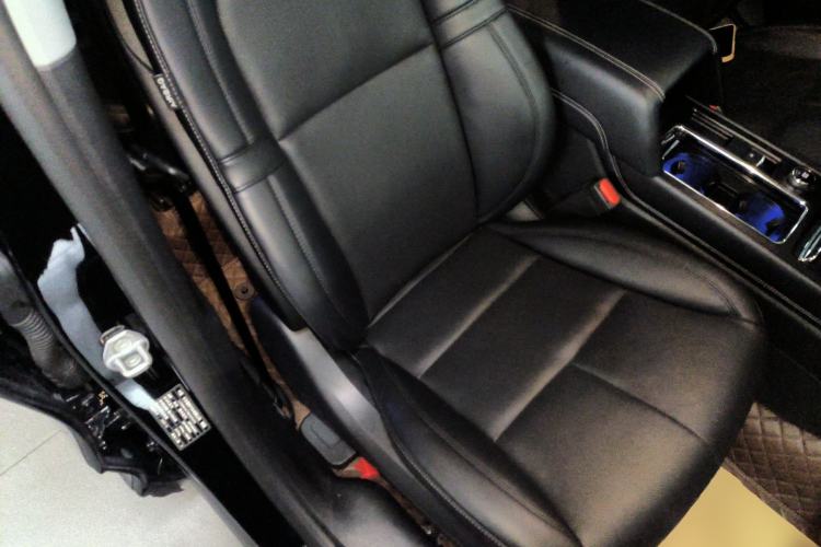 Used Lincoln Corsair 2022 Revised Version 2.0T Two-Wheel Drive Premium Edition Right Front Seat