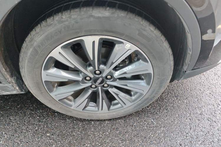 Used Lincoln Corsair 2022 2.0T Two-Wheel Drive Luxury Edition Right Front Wheel Hub