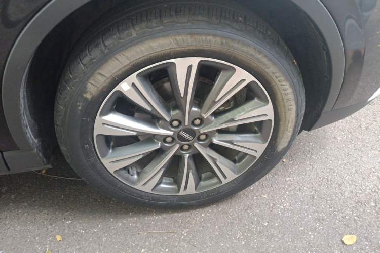 Used Lincoln Corsair 2022 2.0T Two-Wheel Drive Luxury Edition Right Front Wheel Hub