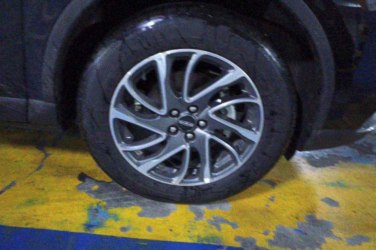 Used Lincoln Corsair 2022 2.0T Two-Wheel Drive Deluxe Edition Right Front Wheel Hub