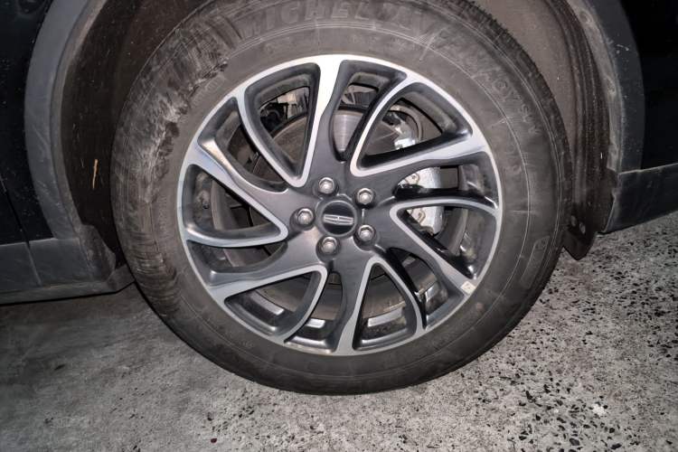 Used Lincoln Corsair 2022 2.0T Two-Wheel Drive Deluxe Edition Right Front Wheel Hub