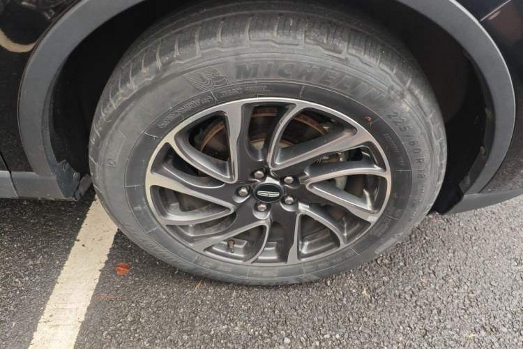 Used Lincoln Corsair 2022 2.0T Two-Wheel Drive Deluxe Edition Right Front Wheel Hub