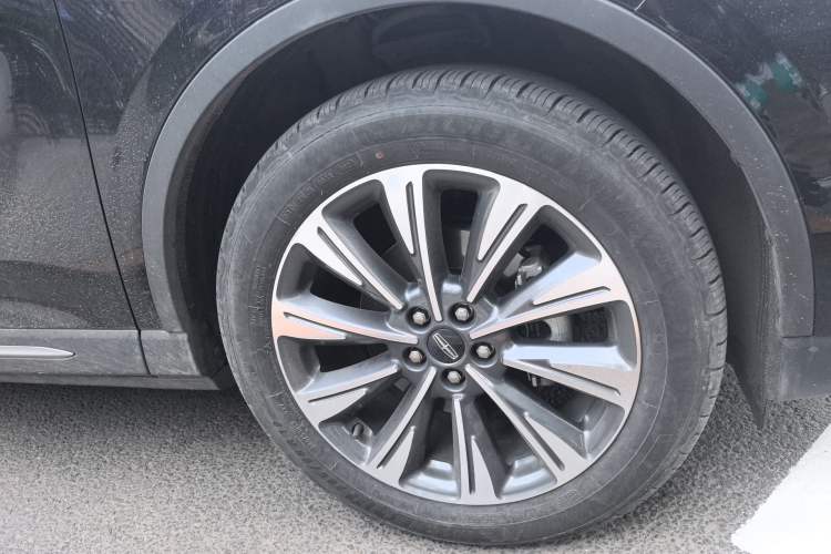 Used Lincoln Corsair 2022 2.0T Two-Wheel Drive Luxury Edition Right Front Wheel Hub