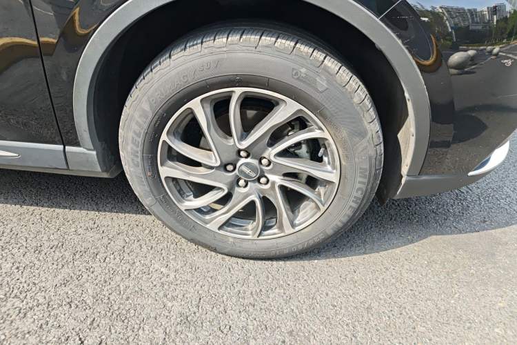Used Lincoln Corsair 2022 2.0T Two-Wheel Drive Deluxe Edition Right Front Wheel Hub