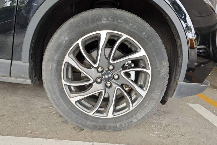 Used Lincoln Corsair 2022 2.0T Two-Wheel Drive Deluxe Edition Right Front Wheel Hub
