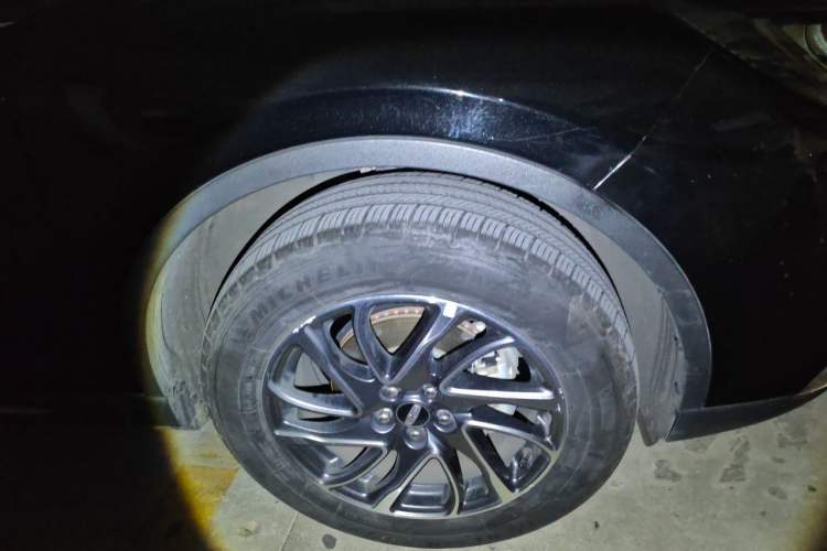 Used Lincoln Corsair 2022 2.0T Two-Wheel Drive Deluxe Edition Right Front Wheel Hub