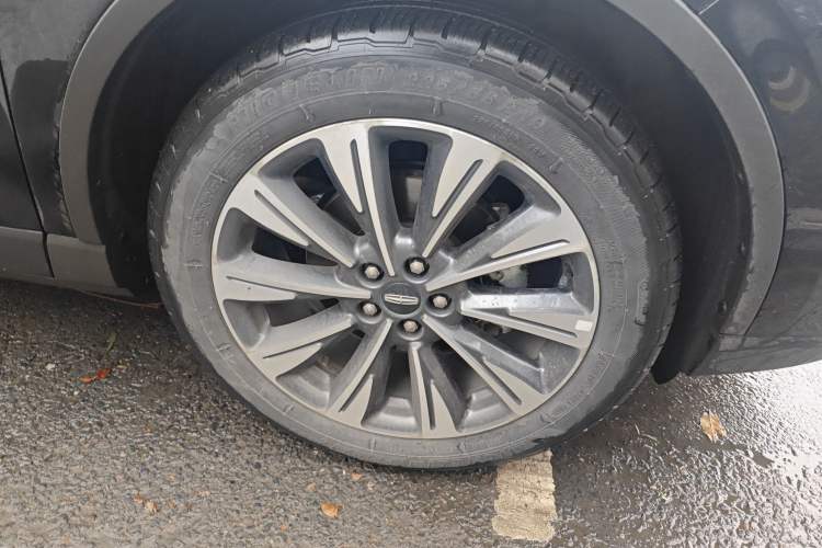 Used Lincoln Corsair 2022 2.0T Two-Wheel Drive Luxury Edition Right Front Wheel Hub