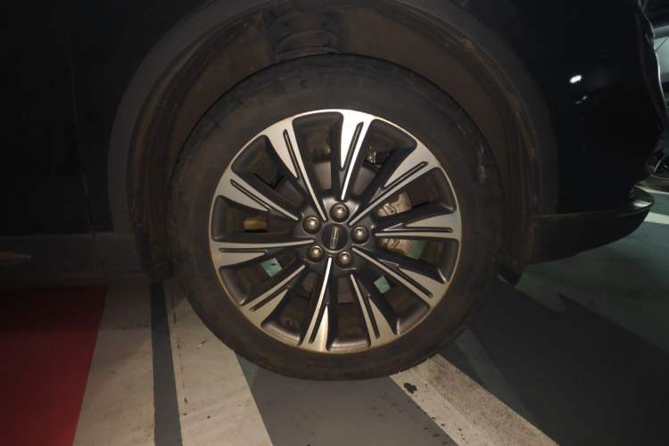 Used Lincoln Corsair 2022 2.0T Two-Wheel Drive Zunyue Edition Right Front Wheel Hub