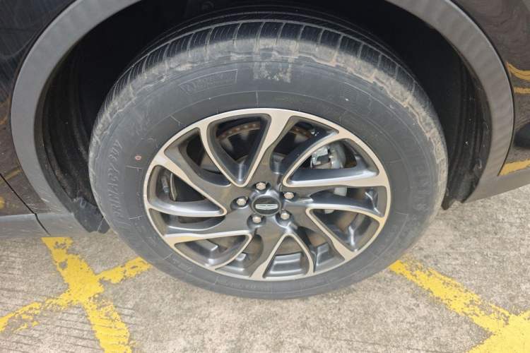 Used Lincoln Corsair 2022 2.0T Two-Wheel Drive Deluxe Edition Right Front Wheel Hub