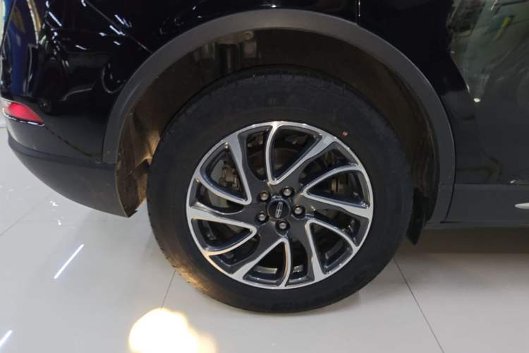 Used Lincoln Corsair 2022 2.0T Two-Wheel Drive Deluxe Edition Right Rear Wheel Hub
