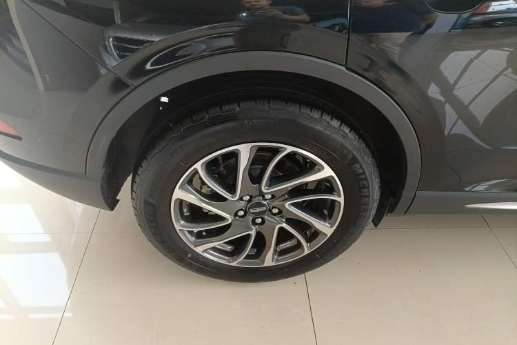 Used Lincoln Corsair 2022 Revised Version 2.0T Two-Wheel Drive Premium Edition Right Rear Wheel Hub
