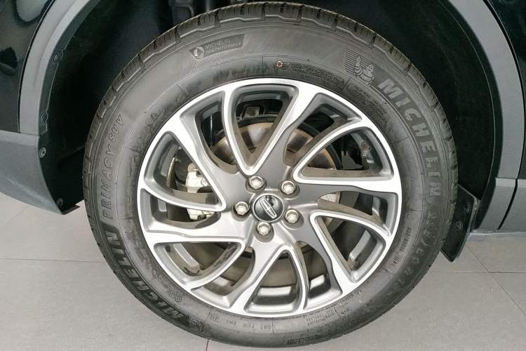 Used Lincoln Corsair 2022 Revised Version 2.0T Two-Wheel Drive Premium Edition Right Rear Wheel Hub