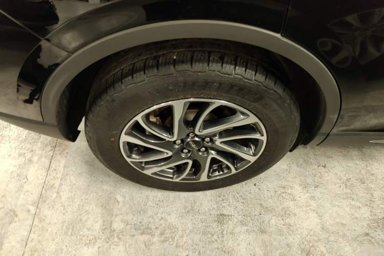 Used Lincoln Corsair 2022 2.0T Two-Wheel Drive Deluxe Edition Right Rear Wheel Hub