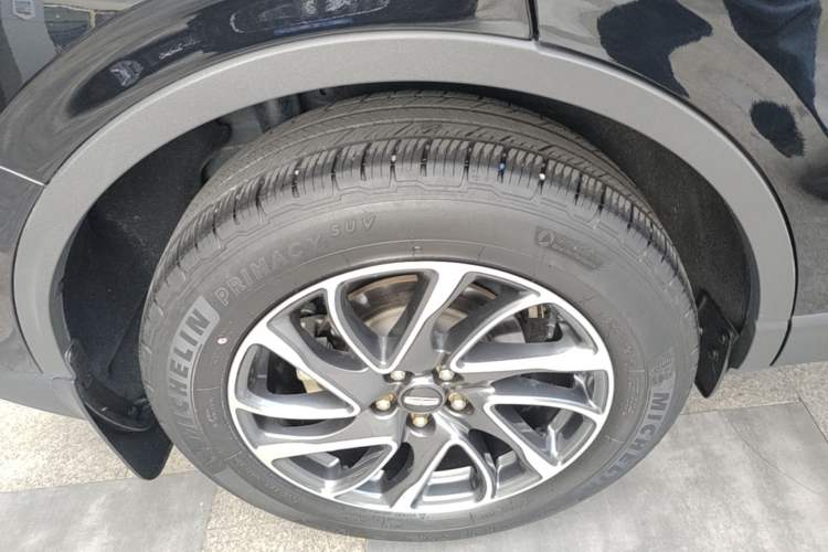 Used Lincoln Corsair 2022 2.0T Two-Wheel Drive Deluxe Edition Right Rear Wheel Hub