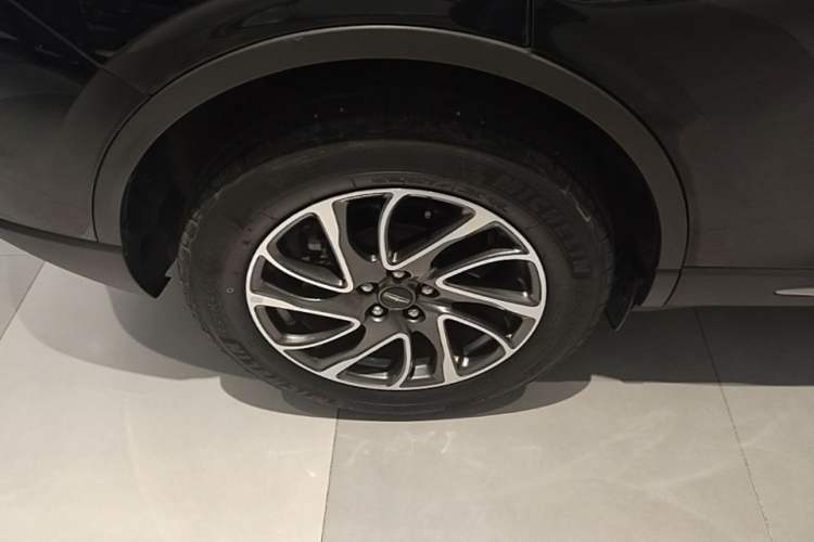 Used Lincoln Corsair 2022 2.0T Two-Wheel Drive Deluxe Edition Right Rear Wheel Hub