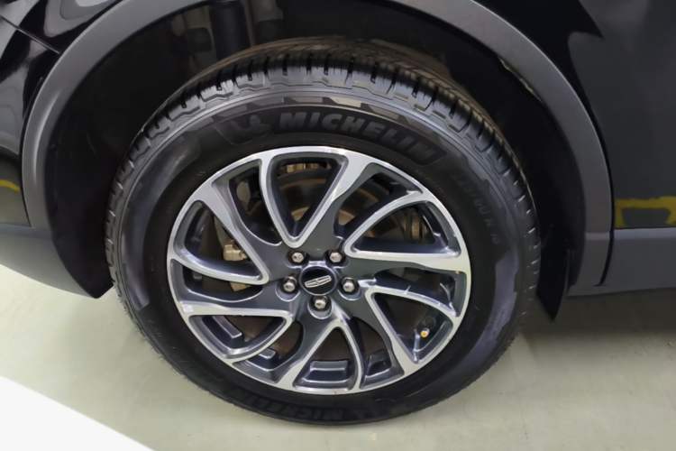 Used Lincoln Corsair 2022 2.0T Two-Wheel Drive Deluxe Edition Right Rear Wheel Hub