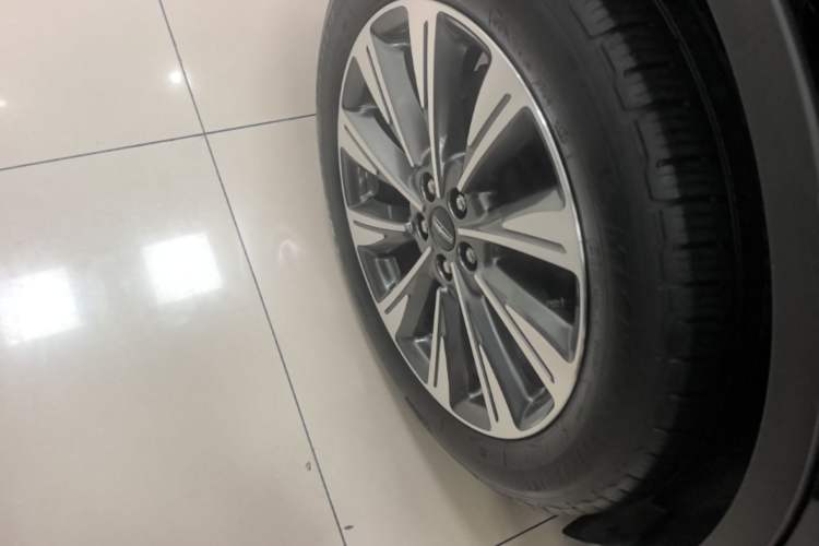 Used Lincoln Corsair 2022 2.0T Two-Wheel Drive Luxury Edition Right Rear Wheel Hub