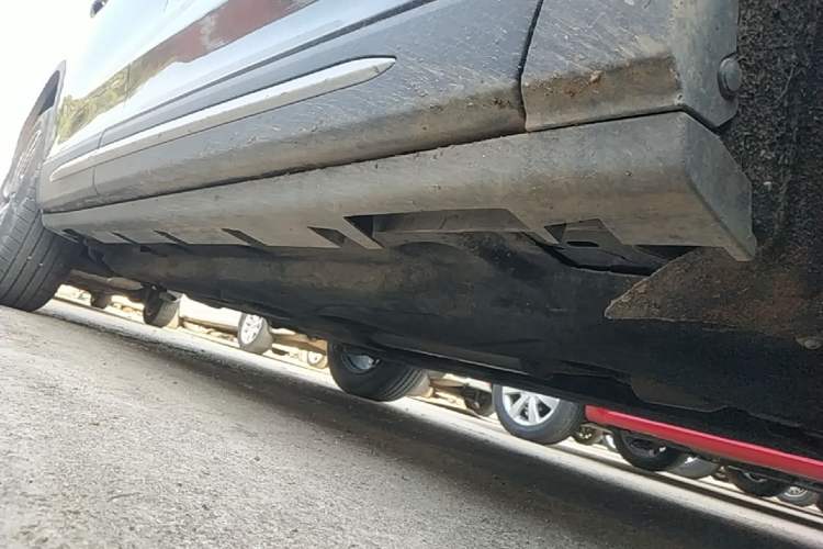 Used Lincoln Corsair 2022 2.0T Two-Wheel Drive Deluxe Edition Right Side Sill