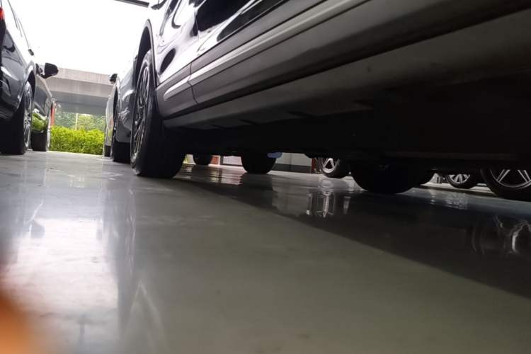 Used Lincoln Corsair 2022 2.0T Two-Wheel Drive Deluxe Edition Right Side Sill