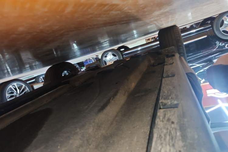Used Lincoln Corsair 2022 2.0T Two-Wheel Drive Deluxe Edition Right Side Sill