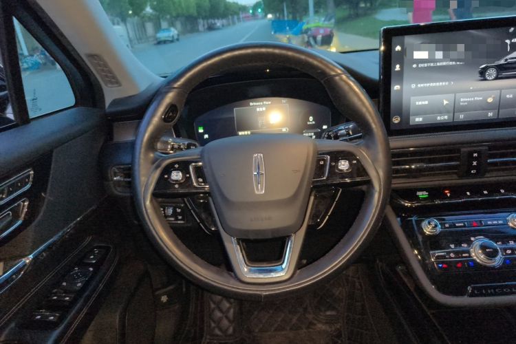 Used Lincoln Corsair 2022 2.0T Two-Wheel Drive Deluxe Edition Steering Wheel