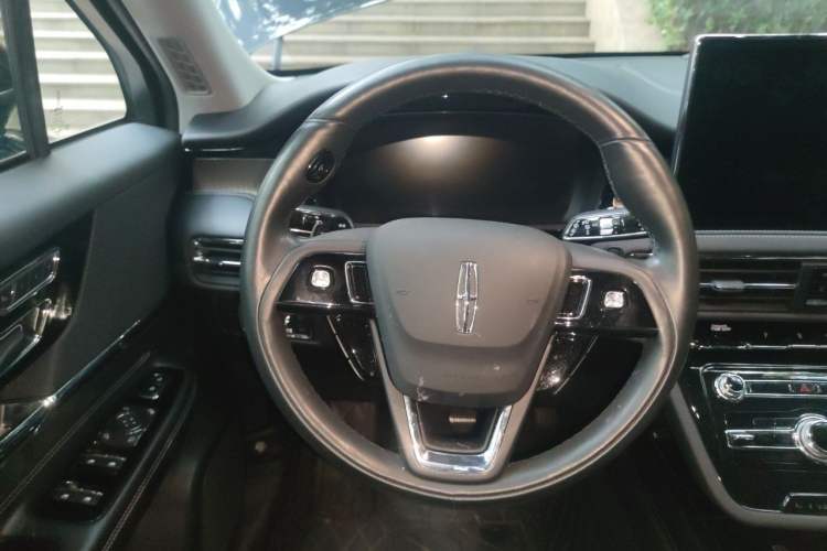 Used Lincoln Corsair 2022 Revised Version 2.0T Two-Wheel Drive Premium Edition Steering Wheel