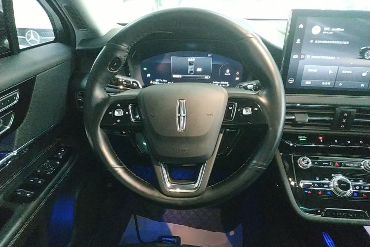 Used Lincoln Corsair 2022 Revised Version 2.0T Two-Wheel Drive Premium Edition Steering Wheel