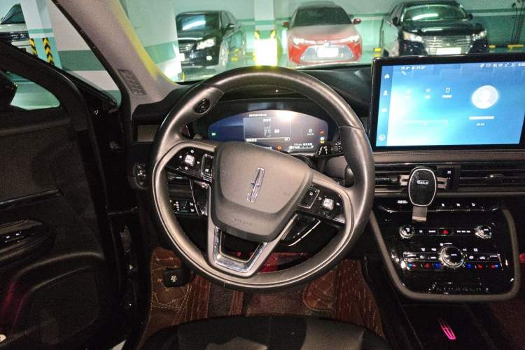 Used Lincoln Corsair 2022 Revised Version 2.0T Two-Wheel Drive Premium Edition Steering Wheel