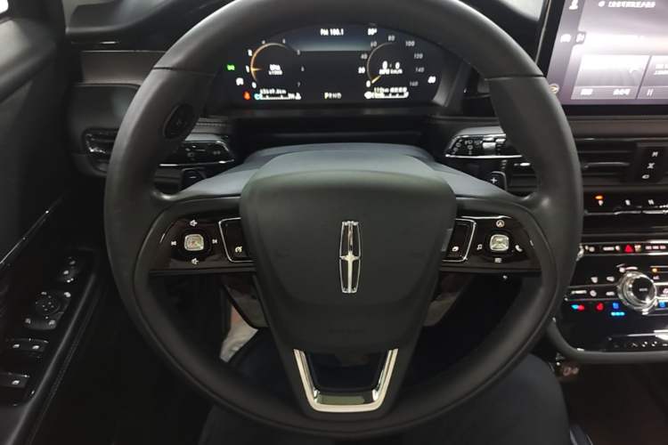 Used Lincoln Corsair 2022 2.0T Two-Wheel Drive Deluxe Edition Steering Wheel